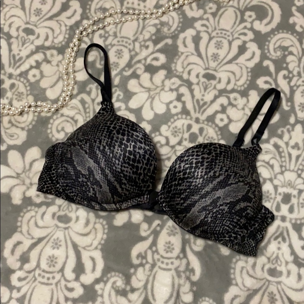Snake print bombshell Victoria’s Secret bra